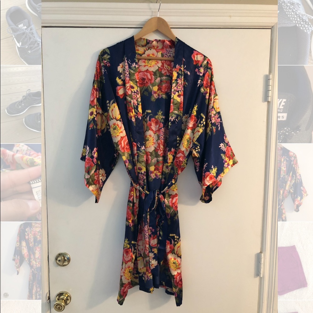 Floral kimono robe